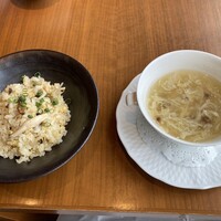 中国料理 桃李 - キノコ入りガーリック炒飯