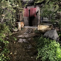 肉家かぐら - 入り口佇まい