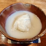 吟八亭 やざ和 - 濃厚ポタージュのような蕎麦湯に浸かったそばがき
                                熱々のうちに味変も楽しみつついただく