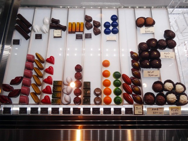 宝石みたいなチョコレートと可愛いケーキ By 花嫁修業 バニラの実 上大利店 大野城 ケーキ 食べログ