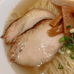 函館塩ラーメン 五稜郭 - チャーシュー