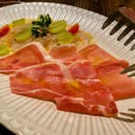 Mrs.KINGSMAN - 真鯛と白ぶどうのカルパッチョ