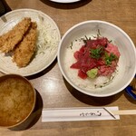 まぐろ専門 かしわ水産 - 中落ち・ネギトロ丼(酢飯大盛)、アジフライ2枚セット