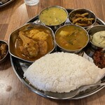 東インドオディシャ食堂 パツカリー - 料理写真:東インドチキンCurryのターリー