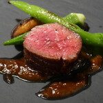 DADA - 岩手県産黒毛和牛もも肉のロティ　リヨネーズソース