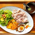 カフェ おきもと - 欧風カレーとごぼうのキーマカレーのメリメロプレート