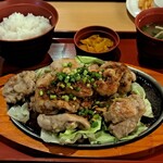 220190183 - メガ盛りひとくちチキンステーキ にんにく醤油+和食セット