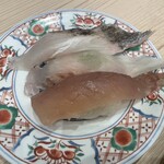 廻鮮寿司 塩釜港 - 白身三貫盛り 650円
            太刀魚、天然真鯛、天然さわらだったかな？