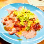 CRAFT KITCHEN Mid.Ru - 牛タンのカルパッチョ　玉ねぎソースで/1,408円