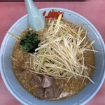 山岡家 - ネギとコロチャー追加で中盛り