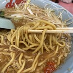 山岡家 - 麺を啜り