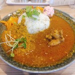 カリーアンダーソン - ★★★★2種あいがけ 1430円 チキンカレーと鯖のキーマカレーを選んだ。CP は悪いが味は美味しい。