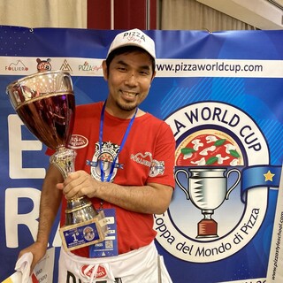 We have the world's best pizza chef! !