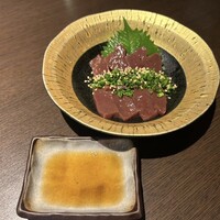 馬桜 下通り店 - 馬の生レバー
