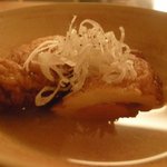 松 - 「ソーセージ天」：関東のお客さんの要望でできたメニュー。お客さんの意見を汲み取る料理長の姿勢が素晴らしい。