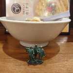 茨城タンメン カミナリ - 茨城スタミナタンメン_1030円（二郎系麺250ｇ使用）側面