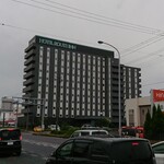 Tabenomi Dokoro Nagomi - お店のあるホテルの外観です。
