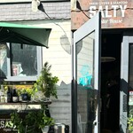 SALTY Oyster House - 