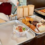 BOULANGERIE PANJA - 中のパンが見える包装袋を新しく導入されていました。