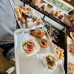 BOULANGERIE PANJA - トレー２枚めに突入