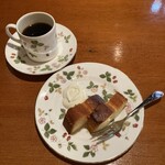 十一房珈琲店 - コーヒー：グァテマラ　ケーキ：キャトルキャーレ