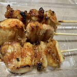 やきとりたけちゃん - モモ肉もZooooom up！