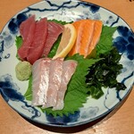 青森の旬菜旬魚とおばんざい 九十九 - 鮮魚3点盛り 1188円