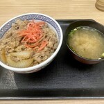 吉野家 - 牛丼(並)つゆだく、味噌汁