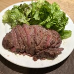 肉塊 UNO - 牧草牛のローストビーフ