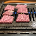 焼肉屋 幸三 - サシ　脂身もいい感じです。