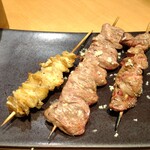 ふじみや - 左から皮、心臓、レバー