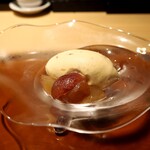 おみ乃 - ラムレーズンアイスクリーム + 巨峰のコンポート