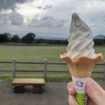 大山まきば みるくの里 - 濃厚なミルク感、どんどん溶けてくる