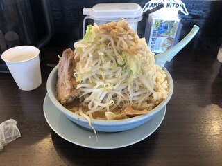 Ramen Niton - 豚そば(肉1枚) 890円　　やさいマシマシ　脂フツウ　にんにくマシ