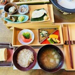 Japanese cuisine Kasuke - 和箱、そば茶粥、出汁巻き玉子、冬瓜となめこの味噌汁