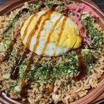 セブンイレブン ハートイン - 料理写真:ぼっかけそばめし 潰し目玉焼のせ