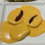 Inka Meshi - ジャガイモと黄色い唐辛子のソース。