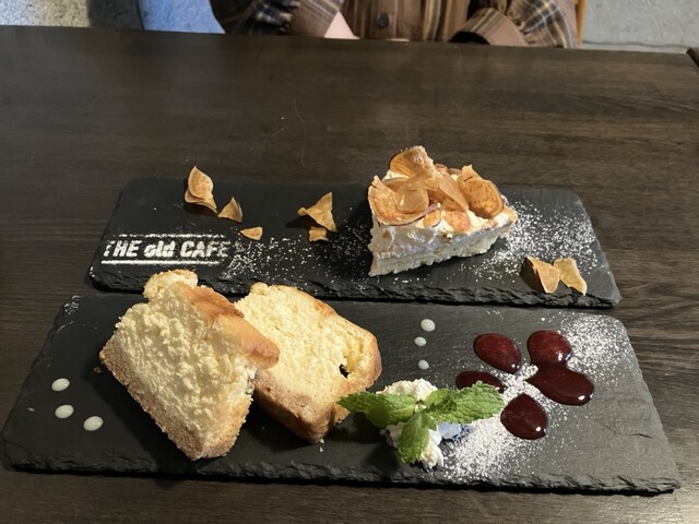 THE old CAFE>