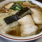 平和軒 - 醤油ワンタン麺