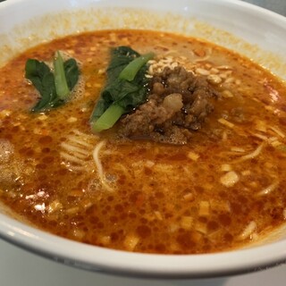龍潭酒家 - 料理写真:四川坦々麺