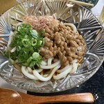 Yoshitake - 冷し納豆うどん 980円