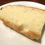 イタリアン ロッソ エ ビアンコ - <'13/10/21撮影>雲丹のクリームスパゲッティ 1000円 のパン