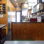 okonomiyakinadeshiko - 奥に深い店内