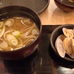 Kaisen Hamayaki Sakaba Aobamaru - 味噌汁と小鉢のアサリ