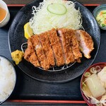 おかやま食堂 - 上ロースカツ定食1980円