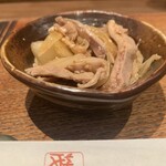 鳥茂 - ガツ酢玉葱和えはサッパリコリコリ。