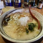 らぁ麺 てっぺん - 料理写真:鶏白湯らぁ麺(¥900)+大盛(¥100)