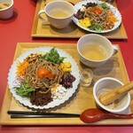 担担麺専門店 DAN DAN NOODLES. ENISHI - 彩り豊かで綺麗な盛り付け♪