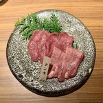 肉卸 萬野屋 別邸 - タン中 ¥2,530