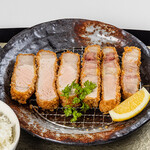 Tonkatsu Sakuratei - サーロイン＆リブロース定食